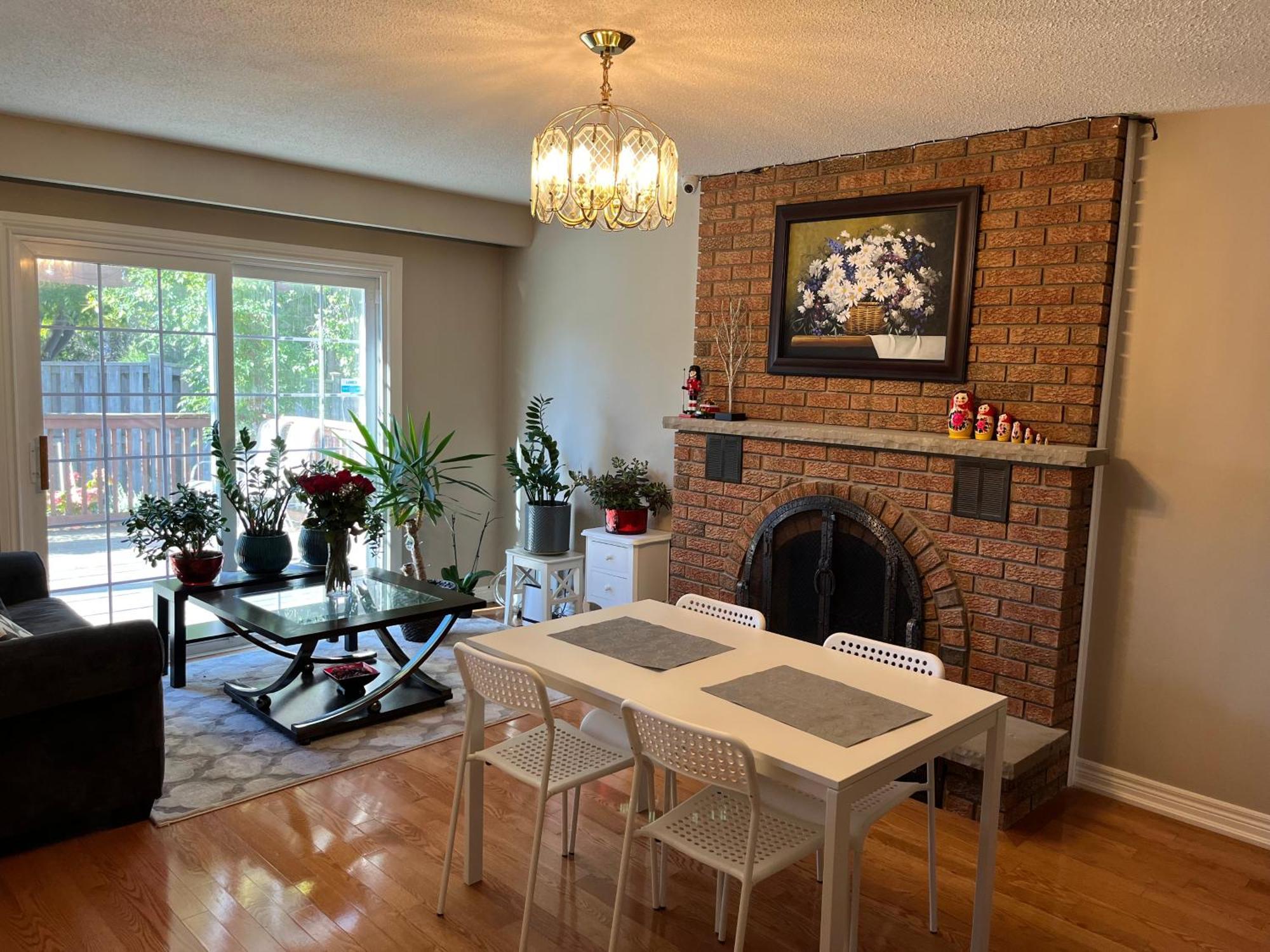 מיסיסאוגה Comfort Rooms Near Toronto Airport מראה חיצוני תמונה