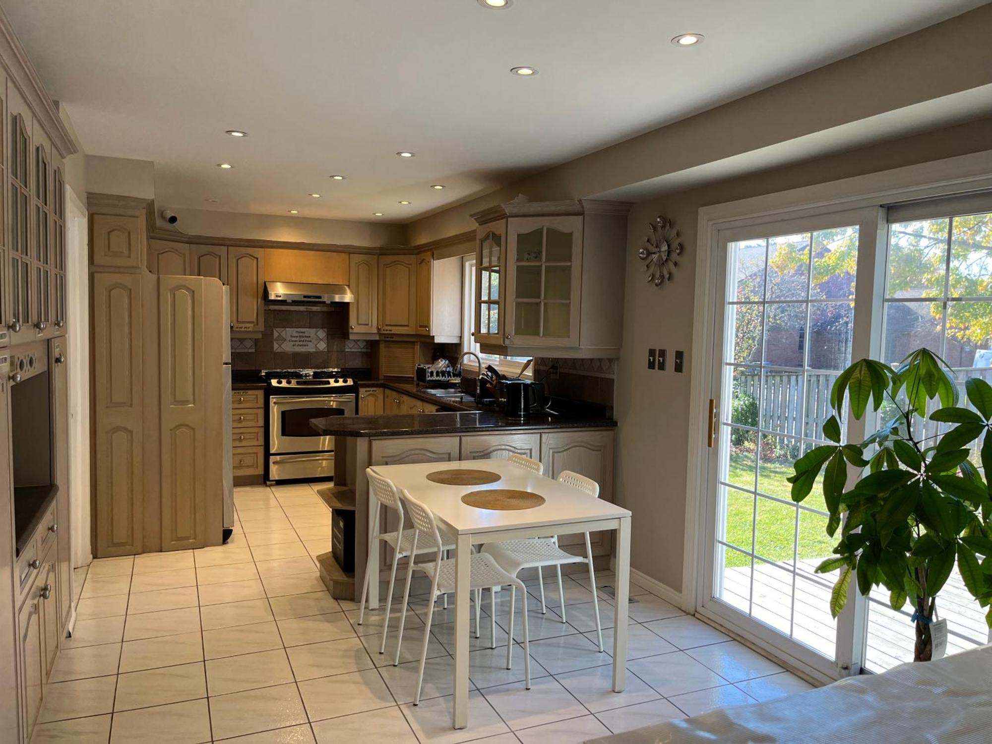 מיסיסאוגה Comfort Rooms Near Toronto Airport מראה חיצוני תמונה